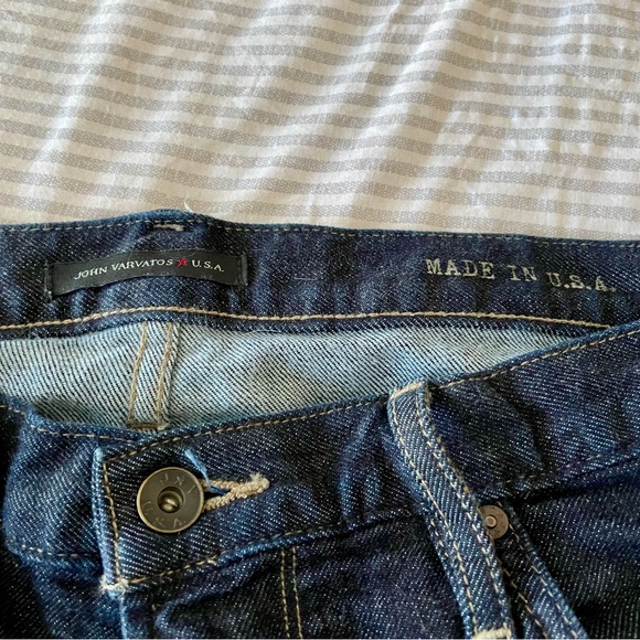 Men’s Bowery John Varvatos Jeans - Picture 2 of 5